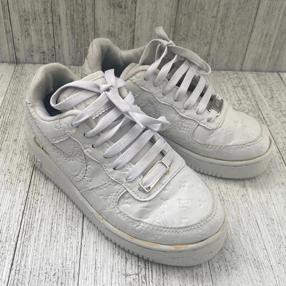 Nike Air Force 1 - Picture 1 of 13